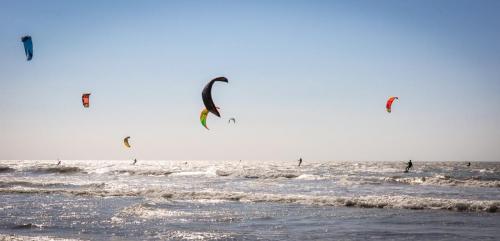 tarde de kite - clases de kitesurfing Cartagena - Colombia